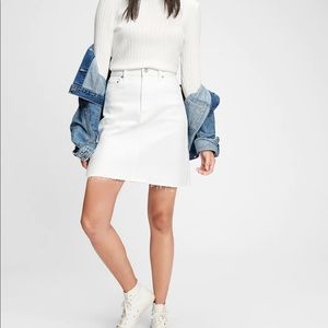 New Gap denim mini skirt